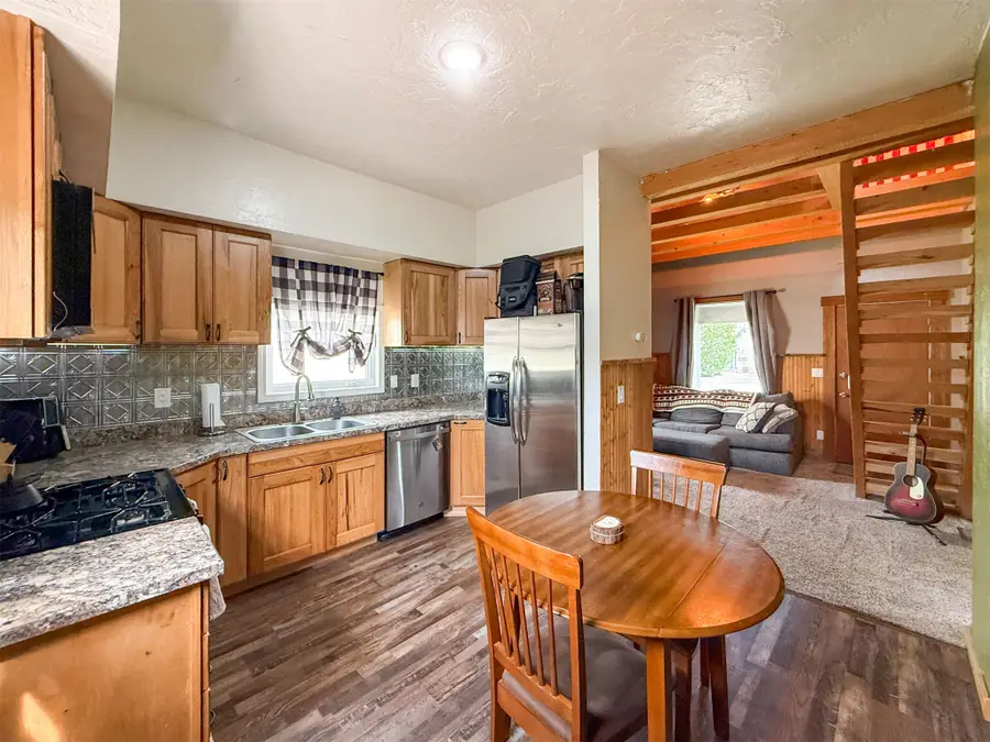 1816 8th Avenue N, Great Falls, MT 59401 - #2