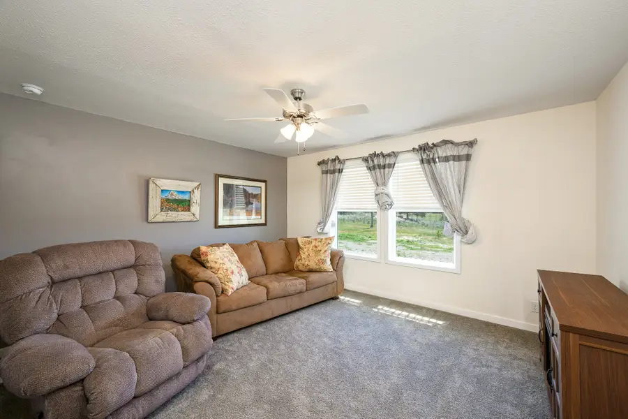4 N Moonlight Drive, Roundup, MT 59072 - #3