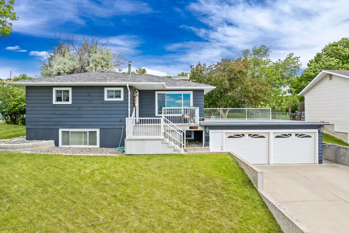 725 32nd Avenue Ne, Great Falls, MT 59404 - #1
