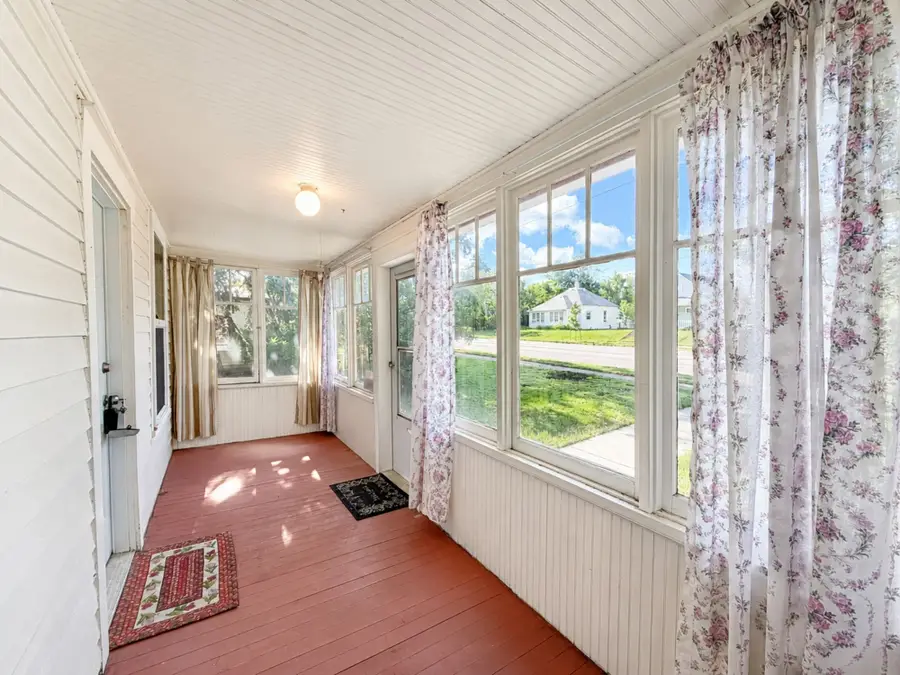 1709 8th Avenue N, Great Falls, MT 59401 - #2