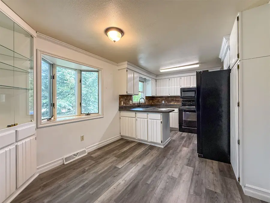 968 Avenue D Nw, Great Falls, MT 59404 - #3
