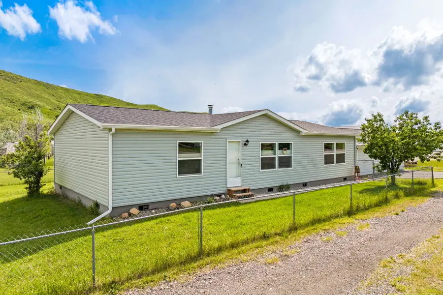 124 Broadway Avenue E, Highwood, MT 59450 - #2