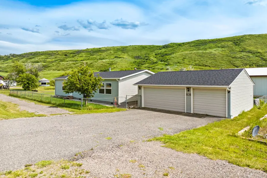 124 Broadway Avenue E, Highwood, MT 59450 - #3