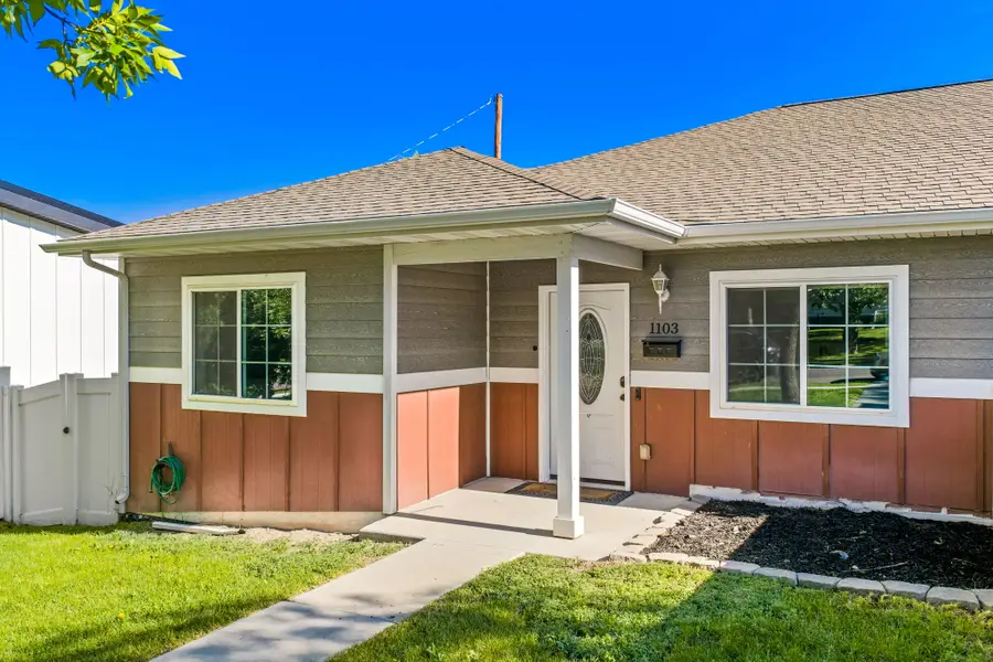 1103 9th Avenue S, Great Falls, MT 59405 - #3
