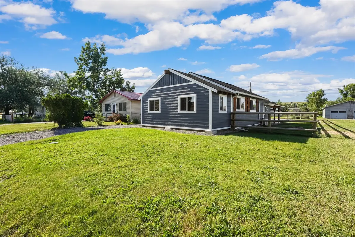 207 8th Avenue W, Polson, MT 59860 - #1