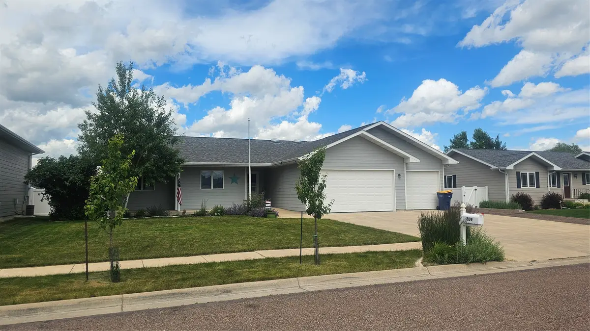 309 40th Avenue Ne, Great Falls, MT 59404 - #1