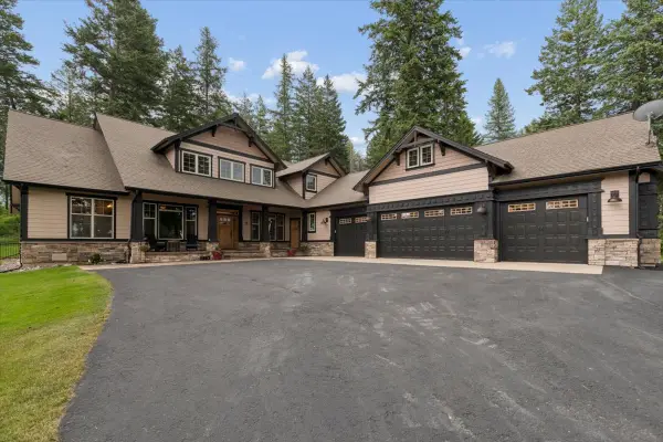 19 Ridgeway Court, Columbia Falls, MT 59912
