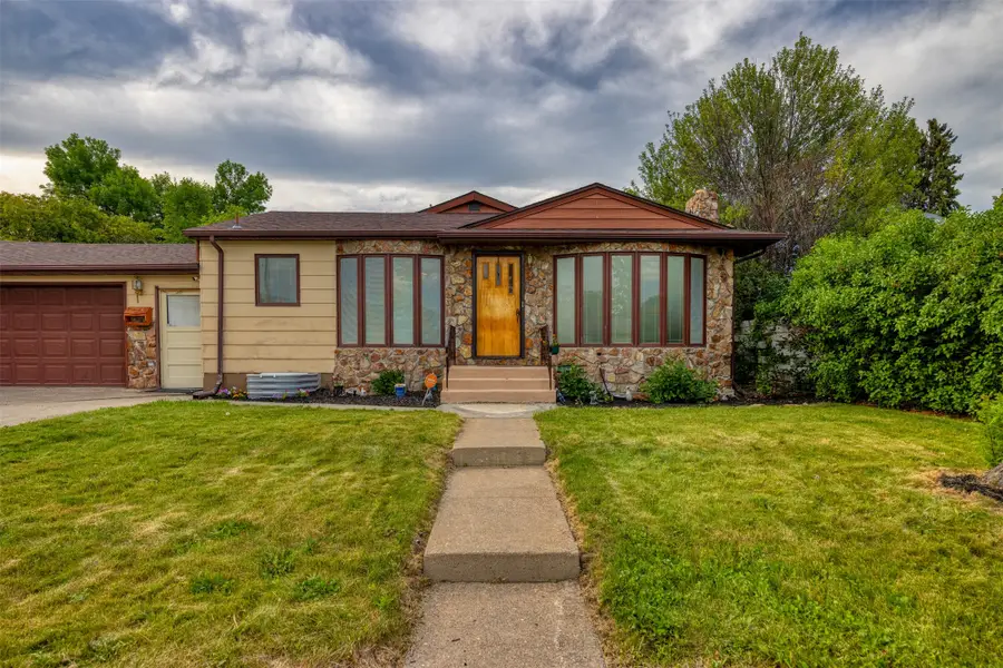 205 18th Avenue Nw, Great Falls, MT 59404 - #2