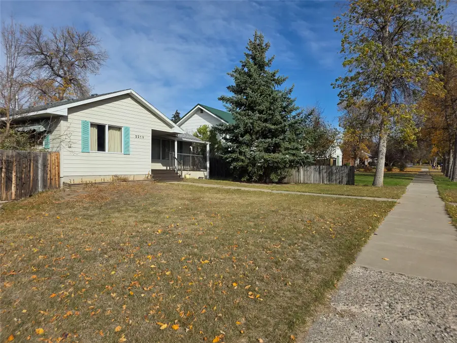 2219 3rd Avenue S, Great Falls, MT 59405 - #2