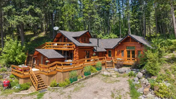 185 Blaine Meadow Lane, Kalispell, MT 59901