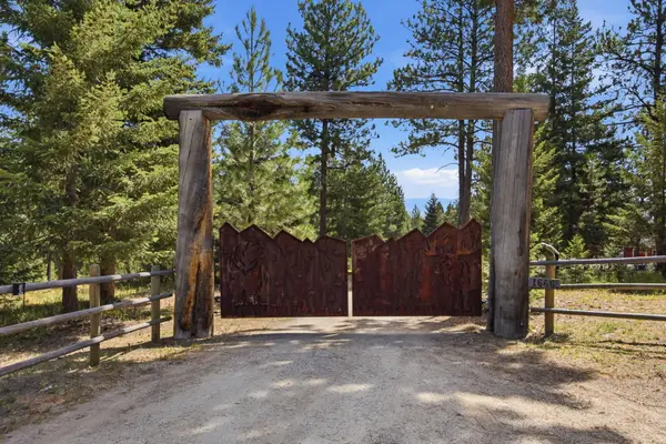 1666 Bear Face Road, Victor, MT 59875