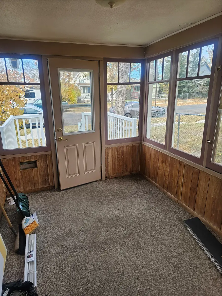 1504 6th Avenue N, Great Falls, MT 59401 - #3