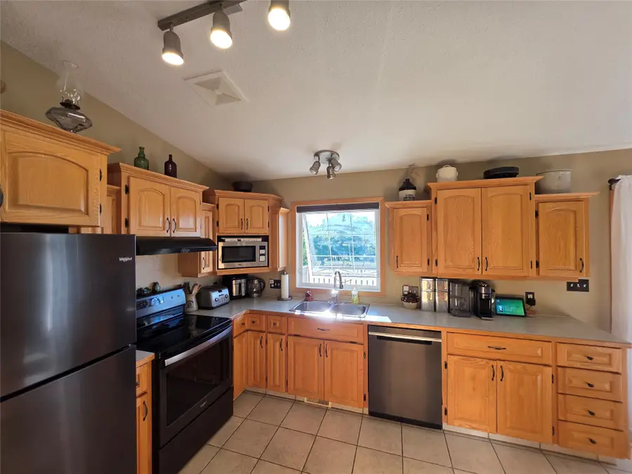 229 Central Ave Central Avenue, Sweet Grass, MT 59484 - #3