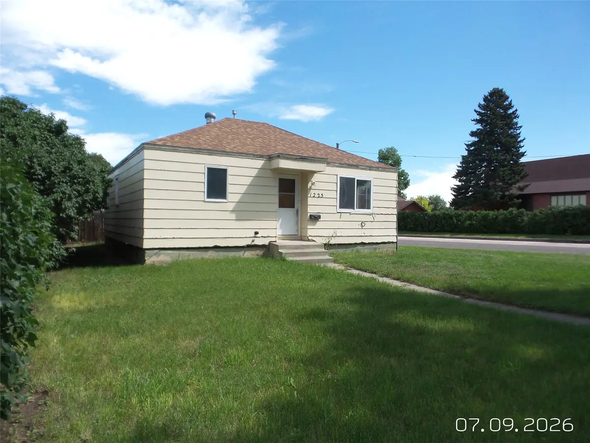 1225 5th Avenue S, Great Falls, MT 59405 - #1