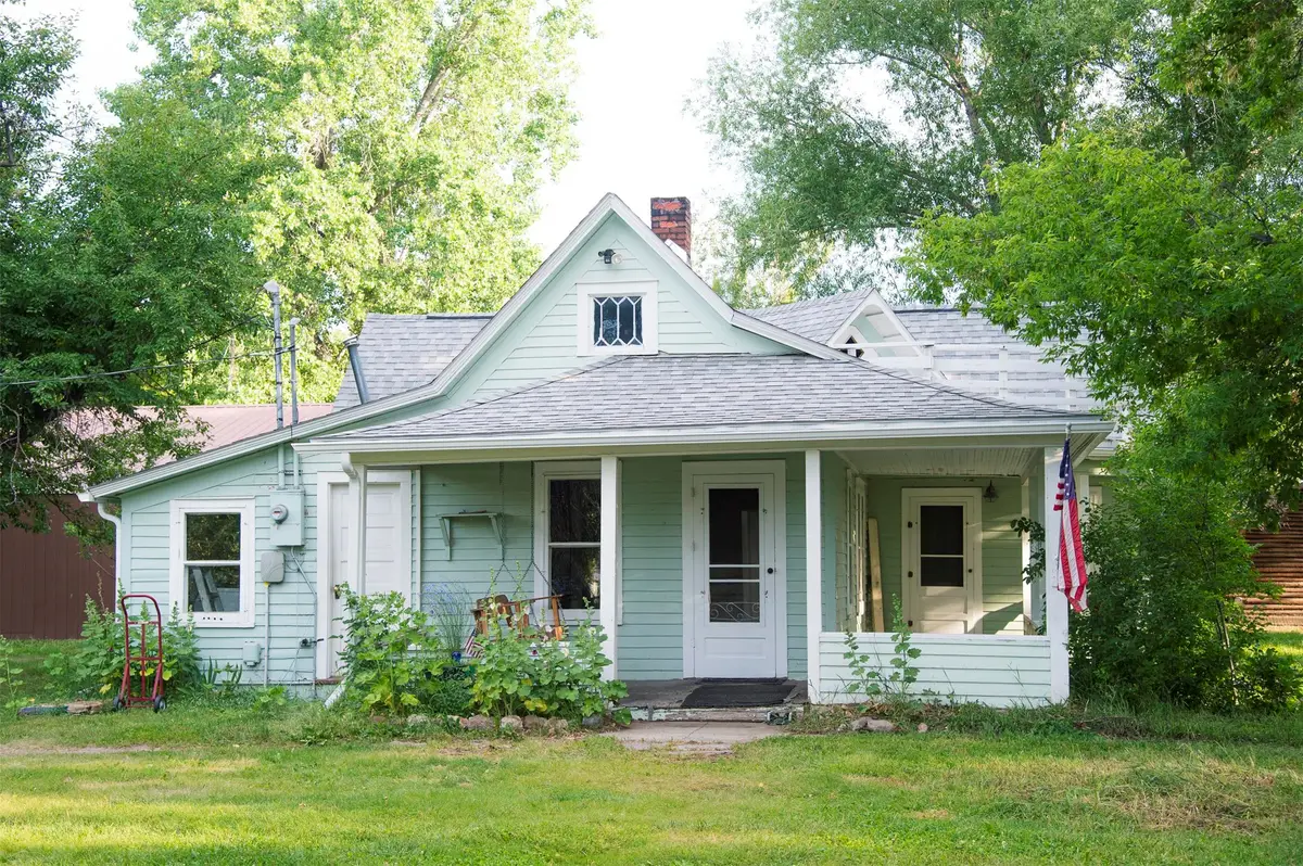 306 4th Avenue Sw, Choteau, MT 59422 - #1