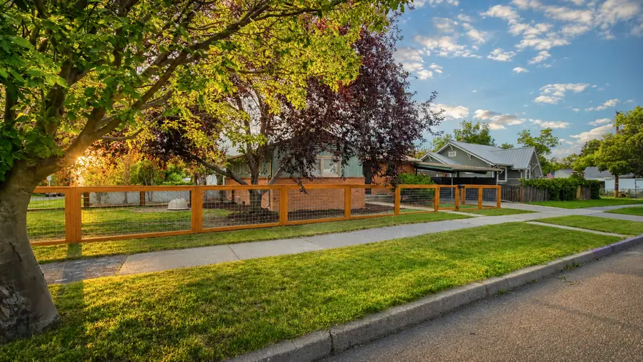 122 22nd Street S, Great Falls, MT 59401 - #3