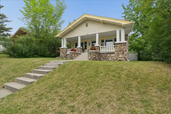 1906 Central Avenue, Great Falls, MT 59401