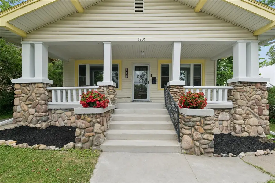 1906 Central Avenue, Great Falls, MT 59401 - #2