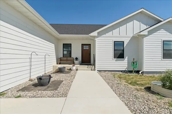 1002 4th Lane Ne, Choteau, MT 59422
