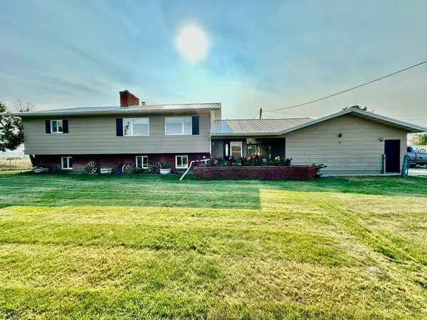 2606 N 17th Road, Worden, MT 59088