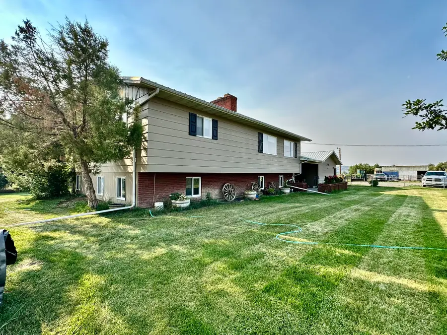 2606 N 17th Road, Worden, MT 59088 - #3