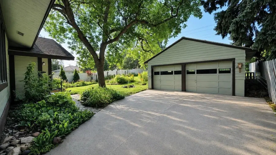 3036 7th Avenue S, Great Falls, MT 59405 - #3