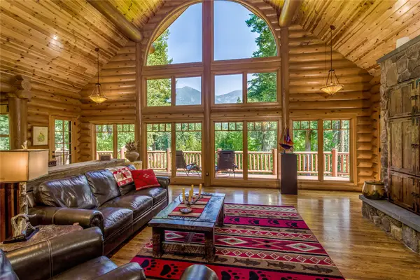 20 Wood Ridge Drive, Columbia Falls, MT 59912