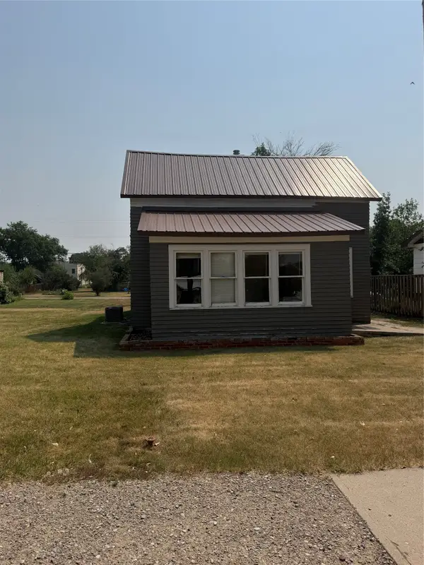 7 S Delaware Street, Conrad, MT 59425
