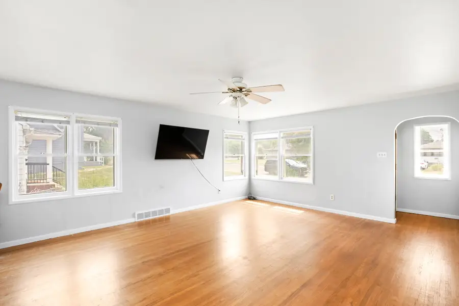 1819 6th Avenue S, Great Falls, MT 59405 - #3
