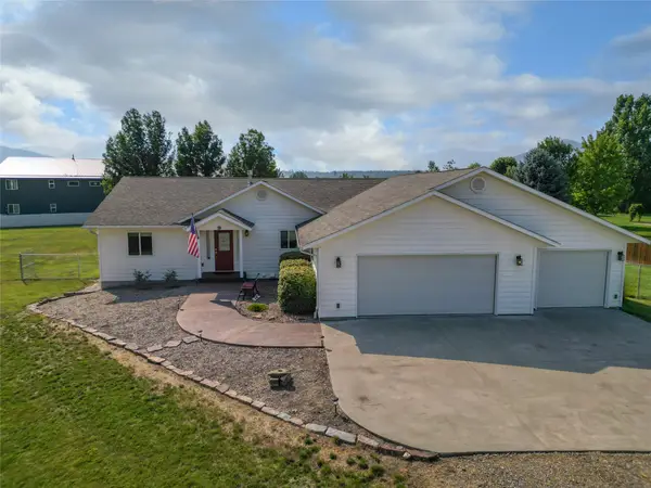9 Riley Lane, Plains, MT 59859