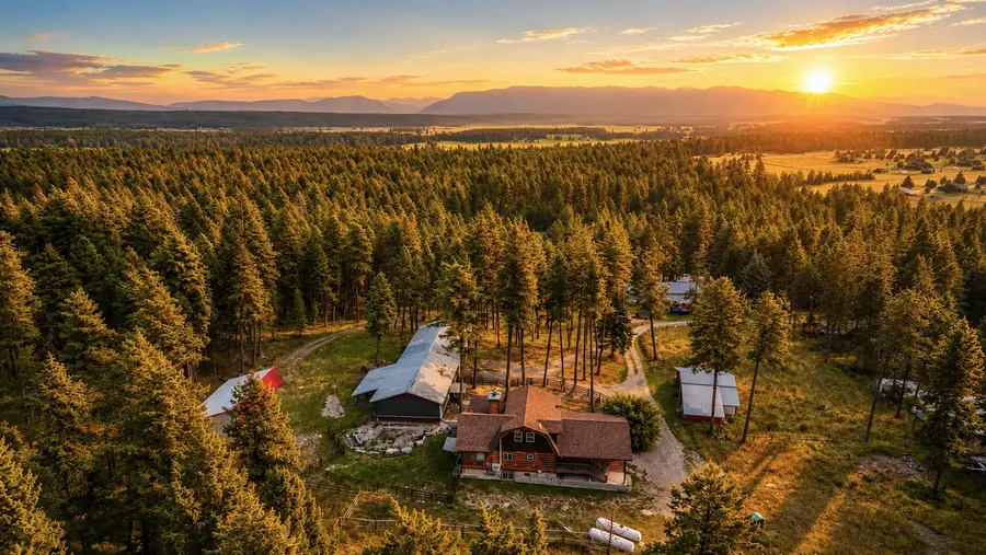 786 Lore Lake Rd, Kalispell, MT 59901 - #2