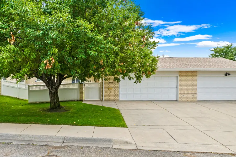 2718 Desert Drive, Great Falls, MT 59405 - #2