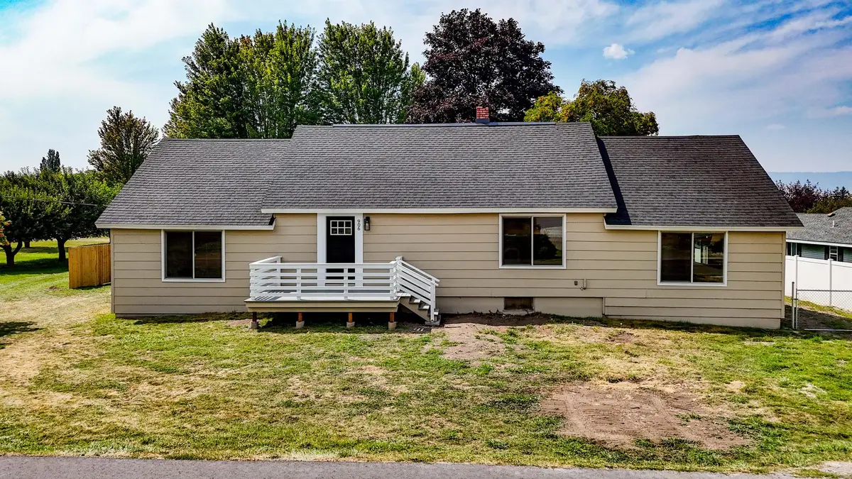 906 11th Street E, Polson, MT 59860 - #1