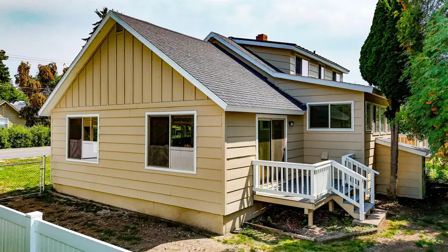 906 11th Street E, Polson, MT 59860 - #2