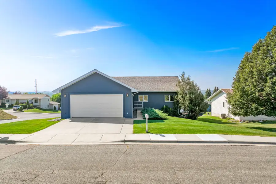142 29a Avenue Ne, Great Falls, MT 59404 - #2