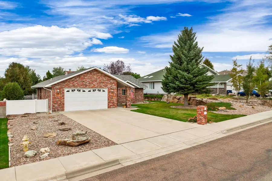 1704 39th Street S, Great Falls, MT 59405 - #3