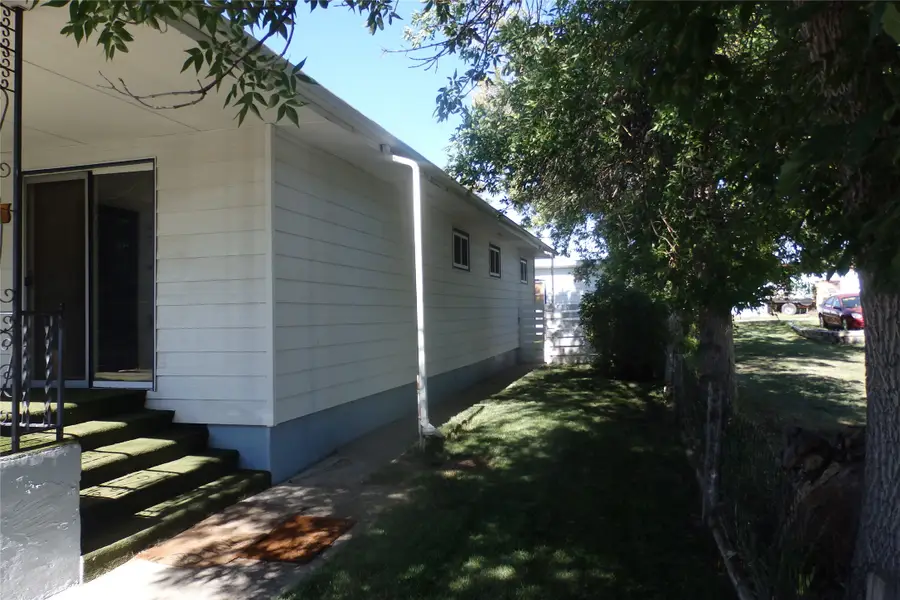 1015 6th Avenue Nw, Great Falls, MT 59404 - #2