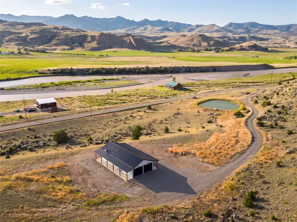 218 & 220 E River Road, Emigrant, MT 59027