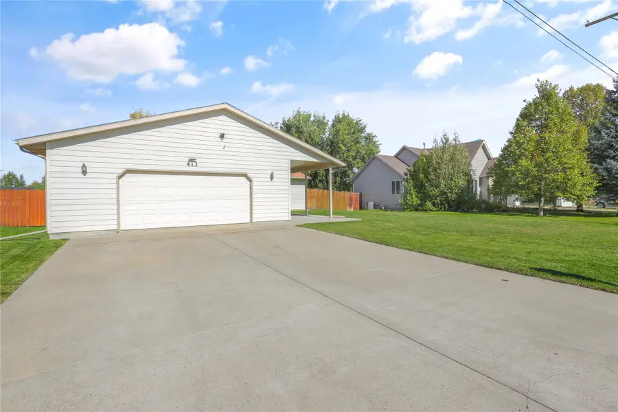 413 33rd Avenue Ne, Great Falls, MT 59404 - #2