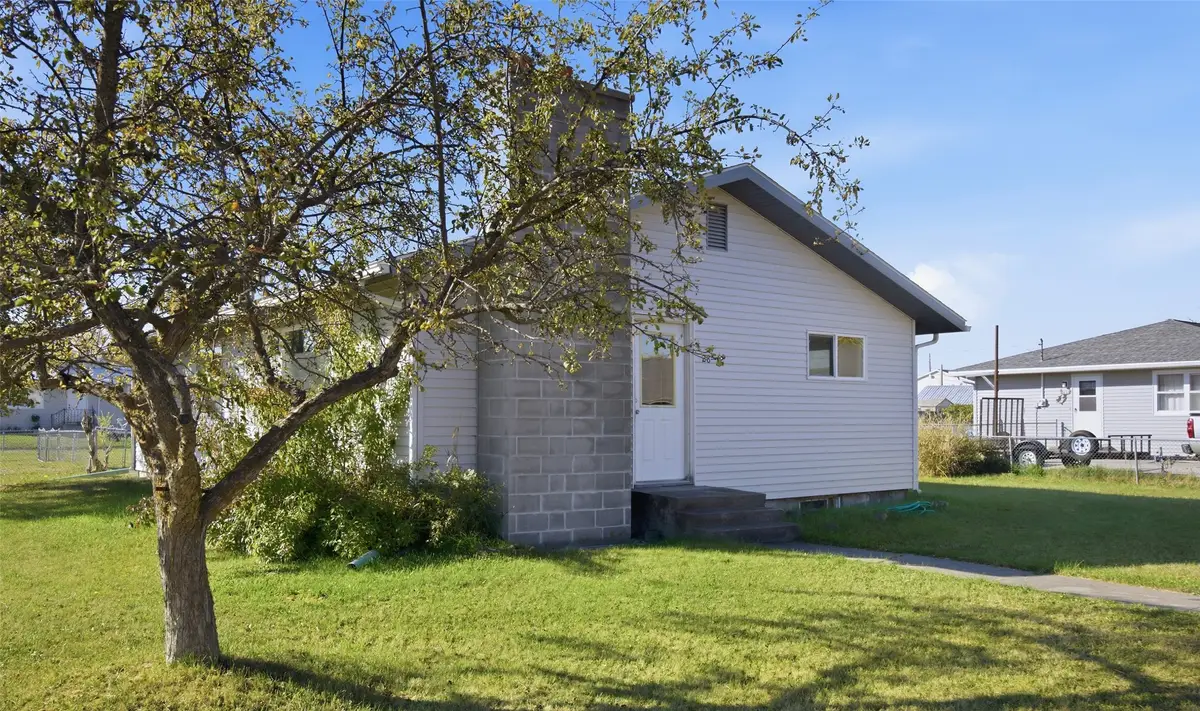 401 9th Avenue W, Polson, MT 59860 - #1
