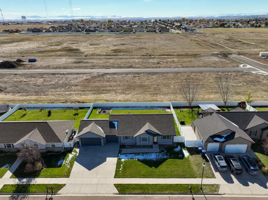 908 45th Avenue Ne, Great Falls, MT 59404 - #3