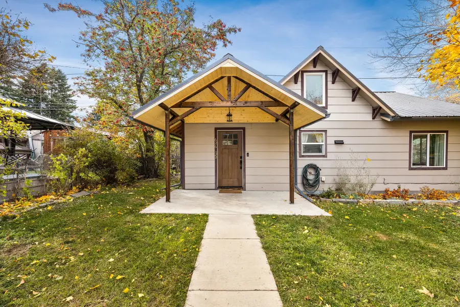 626 1/2 3rd Avenue W, Columbia Falls, MT 59912 - #2