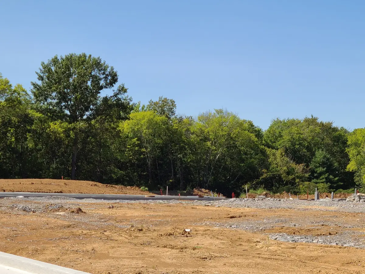 3905 Lunn Dr, Nashville, TN 37218 - Image #1