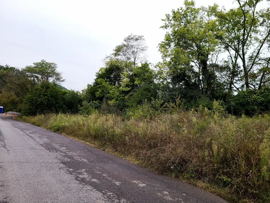 3912 Putnam Dr, Nashville, TN 37218 - Image #2