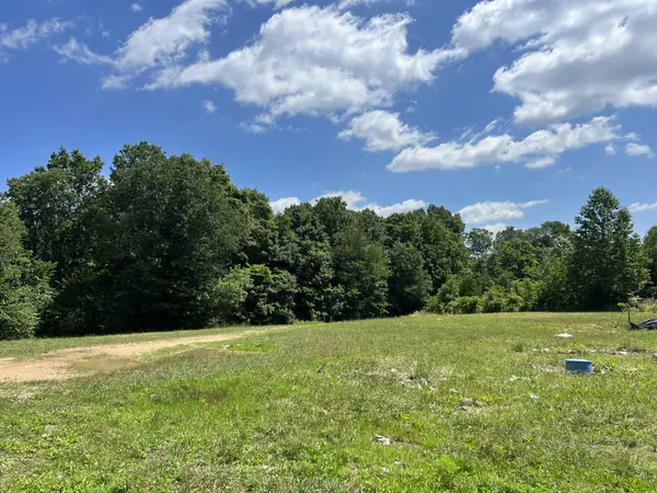 410C Clark Hollow Rd, Westmoreland, TN 37186