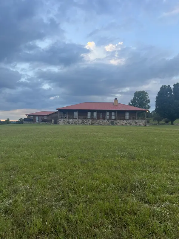 358 Holder Station Rd, Quebeck, TN 38579