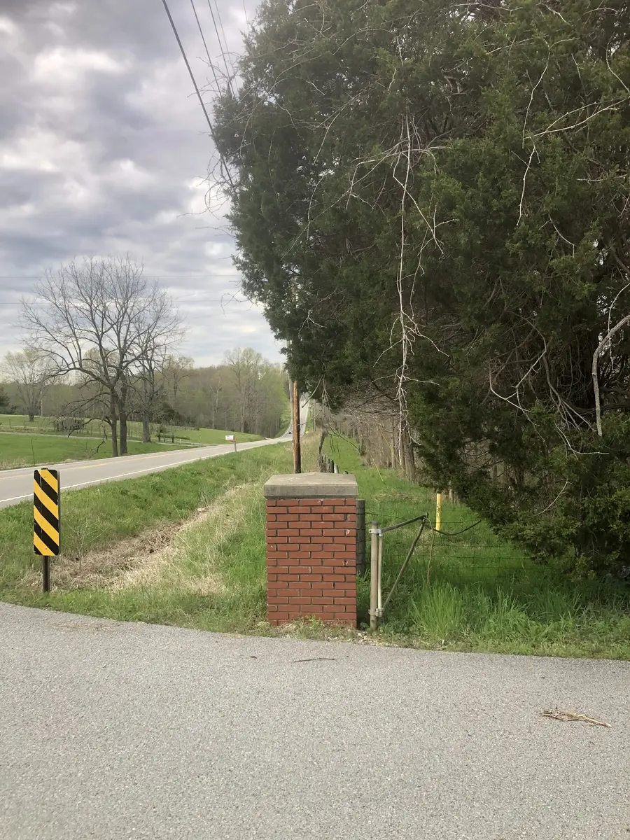 5651 Highway 48, Cunningham, TN 37052 - Image #2