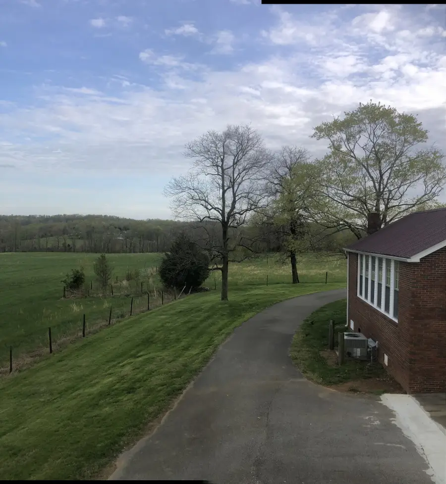 5651 Highway 48, Cunningham, TN 37052 - Image #3