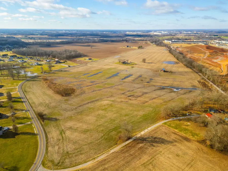 801 Webb Rd, Clarksville, TN 37040 - #2