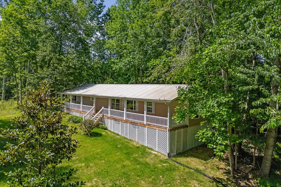 1007 Eastridge Dr, Byrdstown, TN 38549 - Image #2